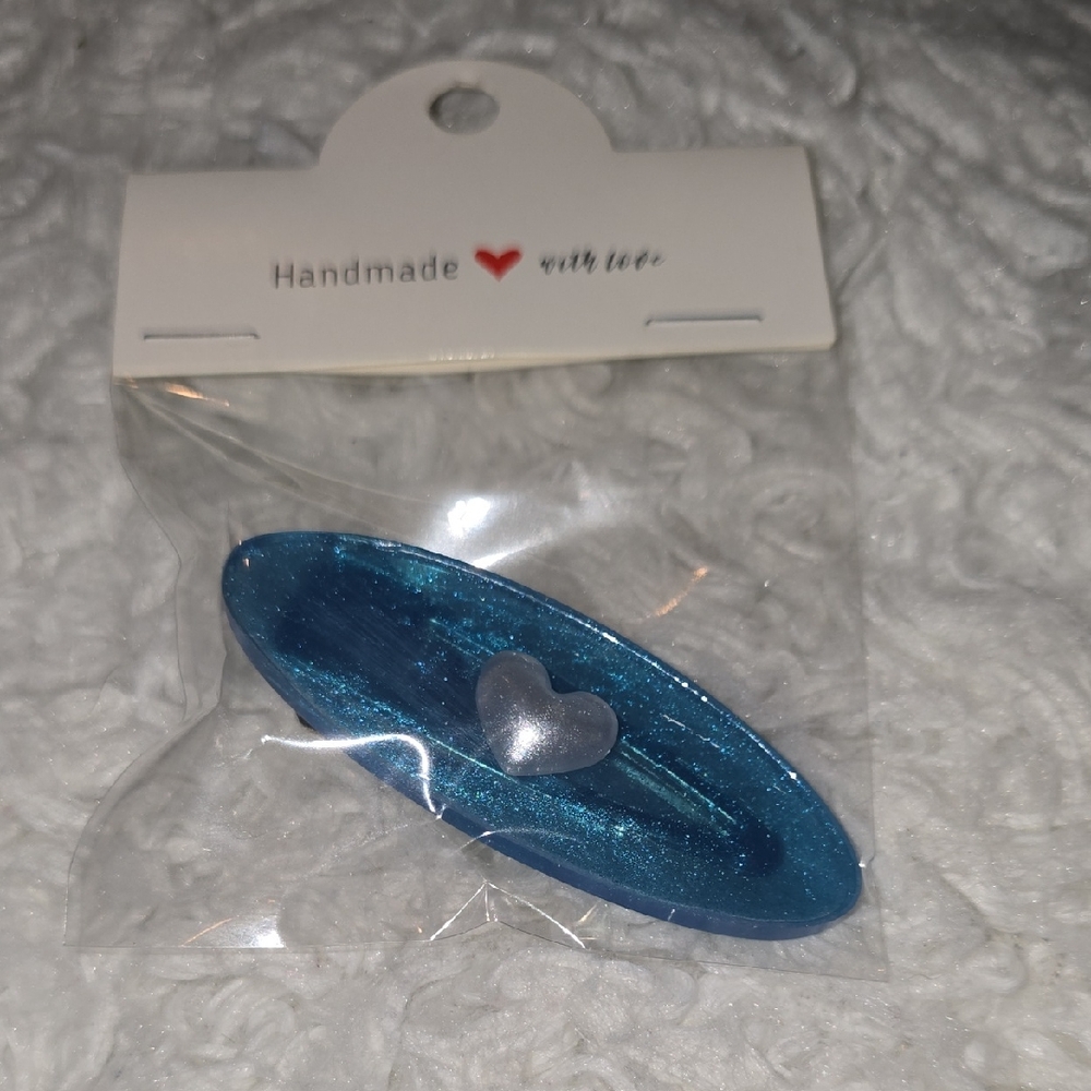 Elegant Blue Hair Clip with White Heart